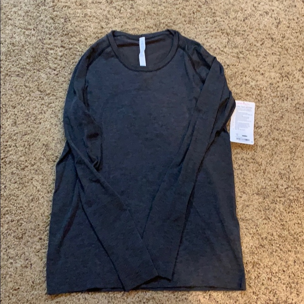 NWT lululemon gray long sleeve top